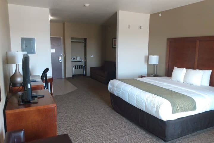 Room 30 of 64