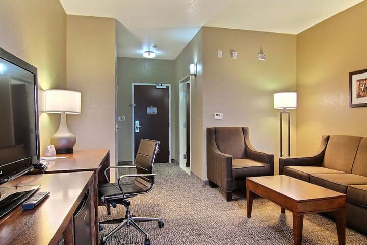 Room 32 of 64