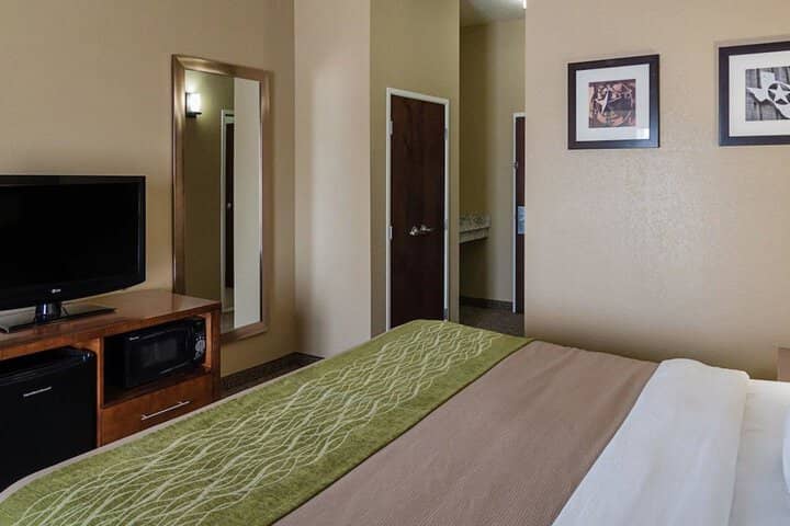 Room 12 of 64
